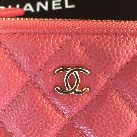 Chanel Pink Caviar O Case - Picture 3 of 8